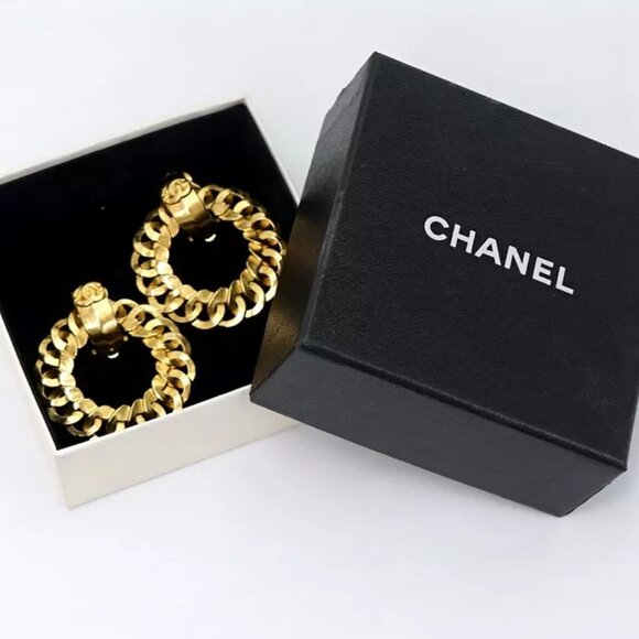 CHANEL CC Logos Hoop Circle Clip-On Earrings Gold Tone 96P Auth w/Box - Picture 4 of 16